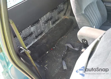 2000 Chevrolet S Truck Ls из США, поврежденный, VIN 1GCDT19W7YK211086